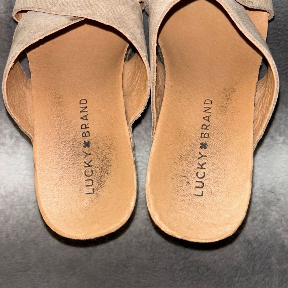 Lucky Brand Women's Neeka Taupe Slide Wedge Sandals Size 7.5M - Picture 13 of 16